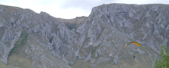 Paragliding at Rimetea.