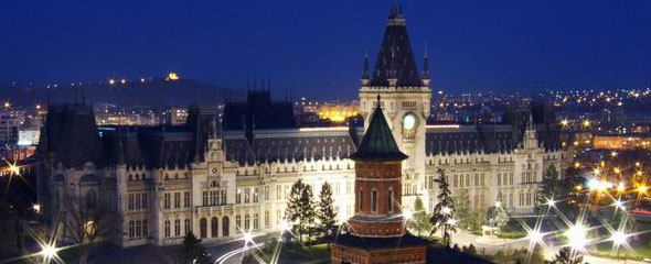 The Palace of Culture, Iasi - at night.